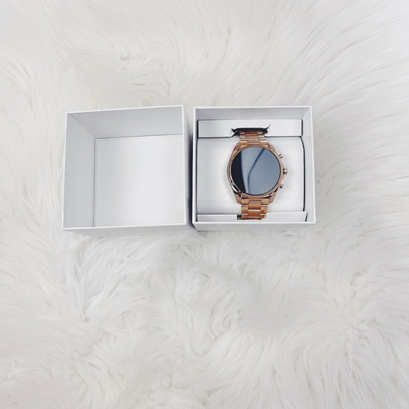 Michael Kors watch✨ like new - Picture 3 of 5